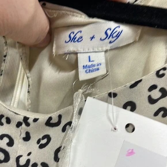 She + Sky NWT animal print straps with tie front size large short romper - Picture 5 of 9